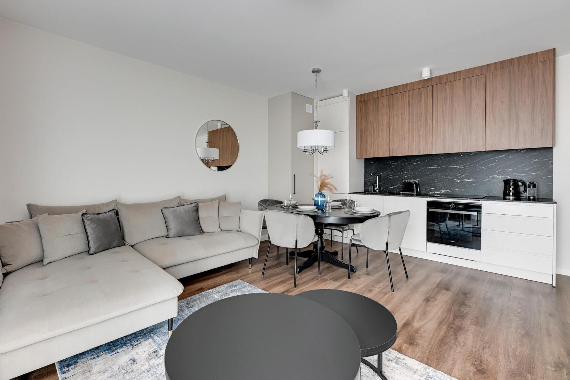 Scala 60K City Center Apartments With Parking By Lion Apartments 그단스크 외부 사진